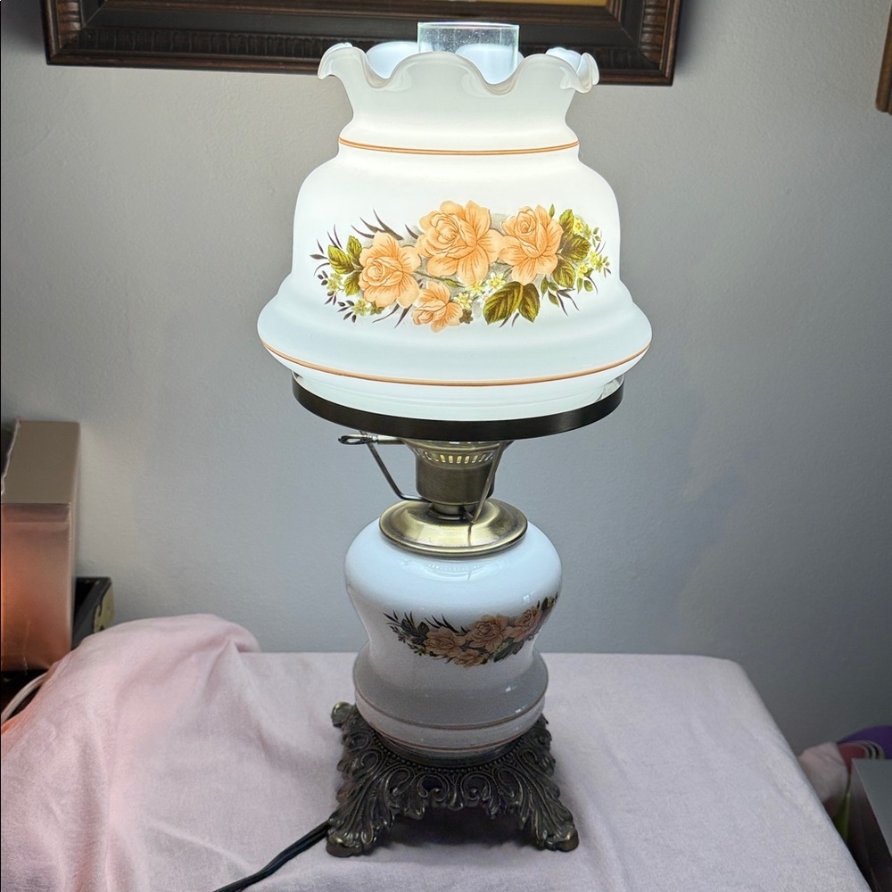 Vintage 3-Way Gone With The Wind Hurricane Lamp White Milk Glass Parlor Lamp